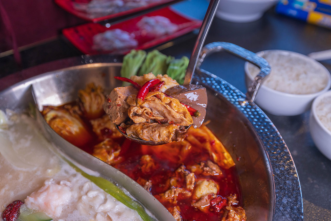 【2026台中火鍋推薦】老虎斑斑·赤斑涮｜全台首創石斑魚火鍋專賣！燜製清油鴛鴦鍋麻辣湯鮮魚湯，最新台中北屯火鍋新店報到！ 185