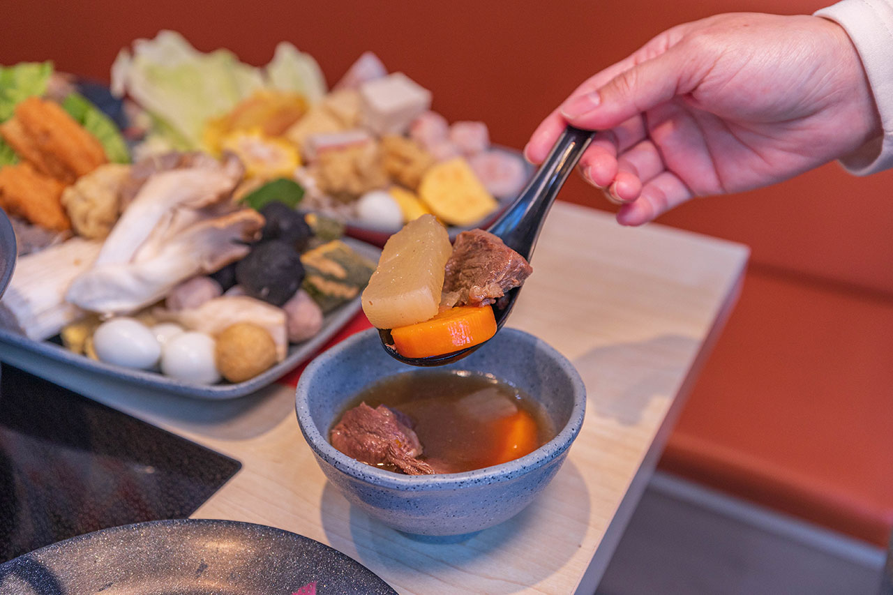 一個圓鍋｜台南超狂499起吃到飽火鍋，牛豬雞海鮮甜點剉冰近80樣自助吧美食，讓你一次吃到飽，必吃2026台南北區美食推薦 805