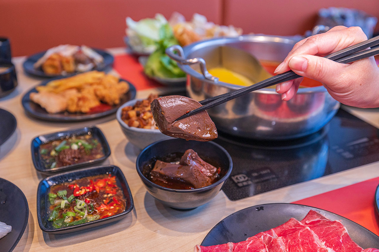 一個圓鍋｜台南超狂499起吃到飽火鍋，牛豬雞海鮮甜點剉冰近80樣自助吧美食，讓你一次吃到飽，必吃2026台南北區美食推薦 803