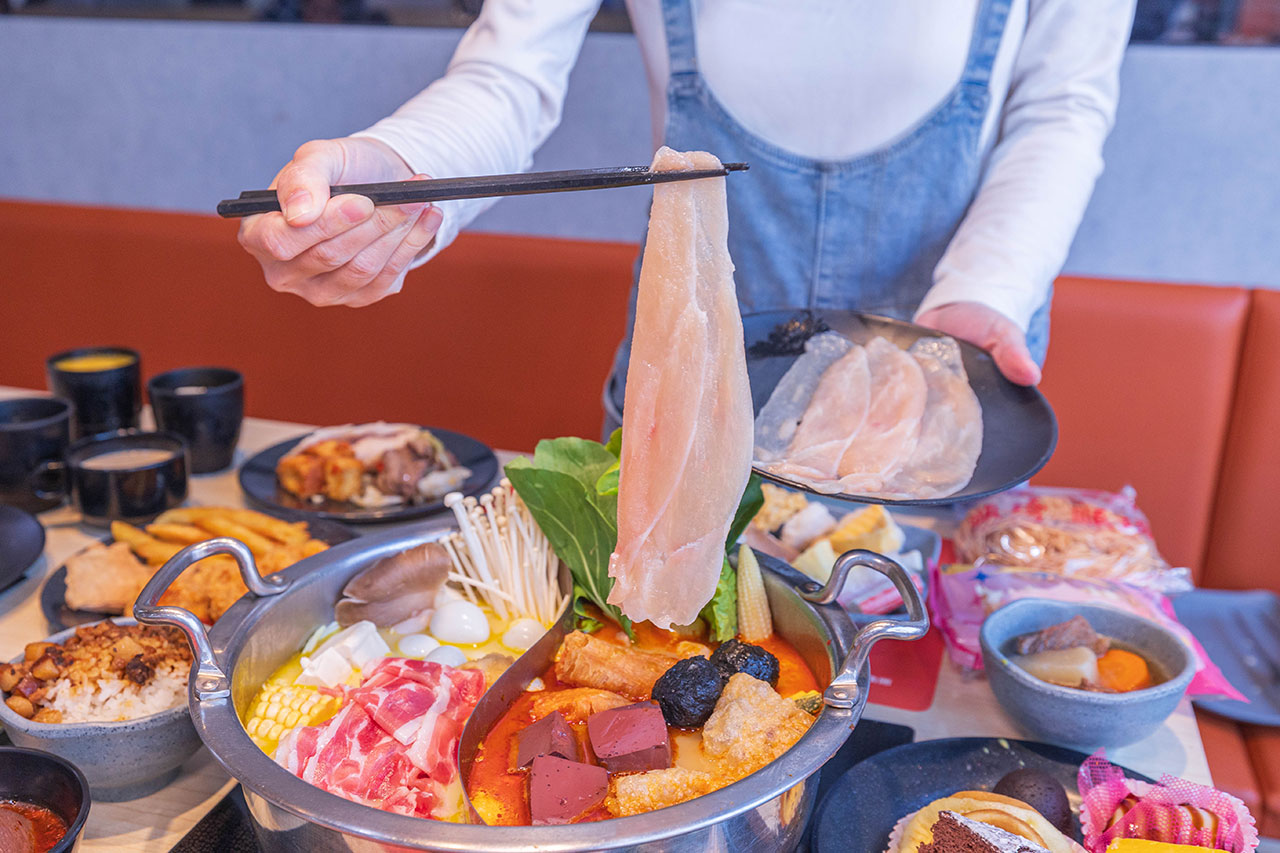 一個圓鍋｜台南超狂499起吃到飽火鍋，牛豬雞海鮮甜點剉冰近80樣自助吧美食，讓你一次吃到飽，必吃2026台南北區美食推薦 830