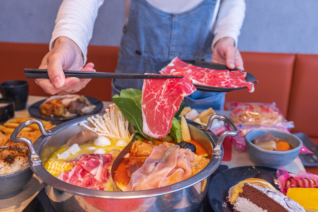 一個圓鍋｜台南超狂499起吃到飽火鍋，牛豬雞海鮮甜點剉冰近80樣自助吧美食，讓你一次吃到飽，必吃2026台南北區美食推薦 828