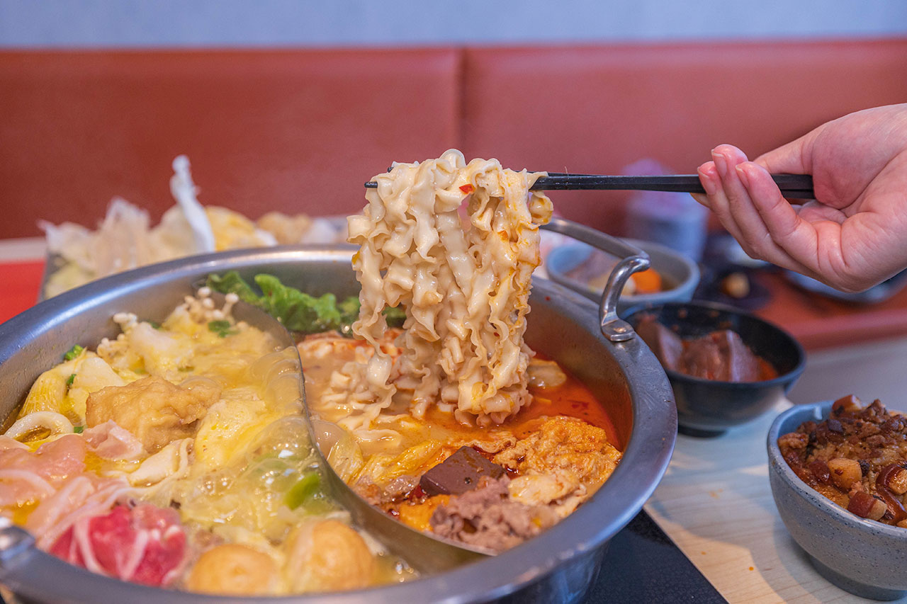 一個圓鍋｜台南超狂499起吃到飽火鍋，牛豬雞海鮮甜點剉冰近80樣自助吧美食，讓你一次吃到飽，必吃2026台南北區美食推薦 807