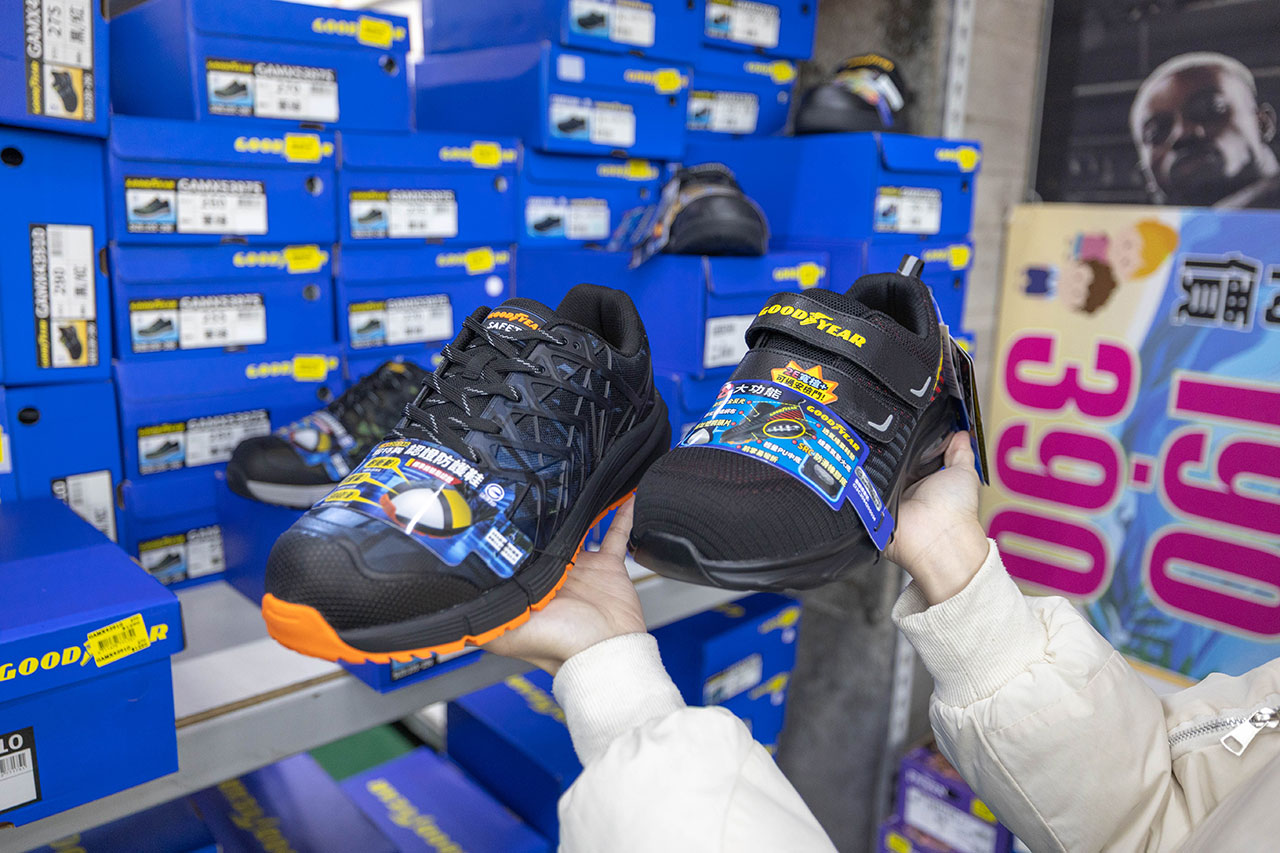 美力運動世界 台中中清特賣會開倉!童鞋、休閒鞋、戶外運動鞋早鳥全館下殺1折起,還有早鳥活動特賣金額再打8折,最新大雅鞋子特賣會報到! 132 美力運動世界 台中中清特賣會開倉!童鞋、休閒鞋、戶外運動鞋早鳥全館下殺1折起,還有早鳥活動特賣金額再打8折,最新大雅鞋子特賣會報到! 131