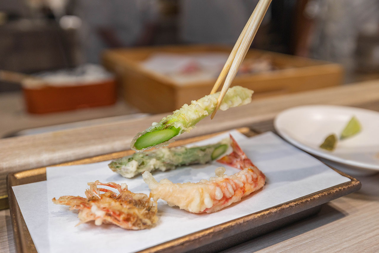 【台中無菜單推薦】船艙せんしつ 天 料理：頂級天婦羅 Omakase 究極盛宴，九州松葉蟹、海膽鮪魚海苔包，最新2026台中北屯區美食推薦 29