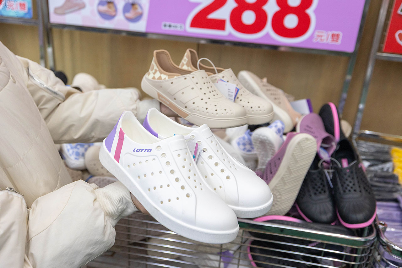 美力運動世界 台中中清特賣會開倉!童鞋、休閒鞋、戶外運動鞋早鳥全館下殺1折起,還有早鳥活動特賣金額再打8折,最新大雅鞋子特賣會報到! 64 美力運動世界 台中中清特賣會開倉!童鞋、休閒鞋、戶外運動鞋早鳥全館下殺1折起,還有早鳥活動特賣金額再打8折,最新大雅鞋子特賣會報到! 63