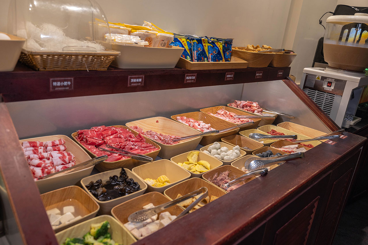 真涮吃到飽火鍋 北大店，新竹肉控必訪399起牛豬雞羊多種肉品無限吃！蔬食炸物飲料冰品自助吧隨你拿，最新2026新竹美食推薦 11