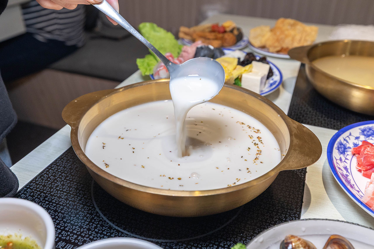 真涮吃到飽火鍋 北大店,新竹肉控必訪399起牛豬雞羊多種肉品無限吃!蔬食炸物飲料冰品自助吧隨你拿,最新2026新竹美食推薦 54 真涮吃到飽火鍋 北大店,新竹肉控必訪399起牛豬雞羊多種肉品無限吃!蔬食炸物飲料冰品自助吧隨你拿,最新2026新竹美食推薦 53