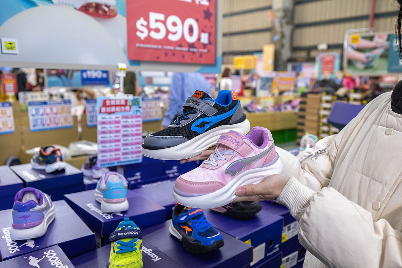 美力運動世界 台中中清特賣會開倉!童鞋、休閒鞋、戶外運動鞋早鳥全館下殺1折起,還有早鳥活動特賣金額再打8折,最新大雅鞋子特賣會報到! 76 美力運動世界 台中中清特賣會開倉!童鞋、休閒鞋、戶外運動鞋早鳥全館下殺1折起,還有早鳥活動特賣金額再打8折,最新大雅鞋子特賣會報到! 75