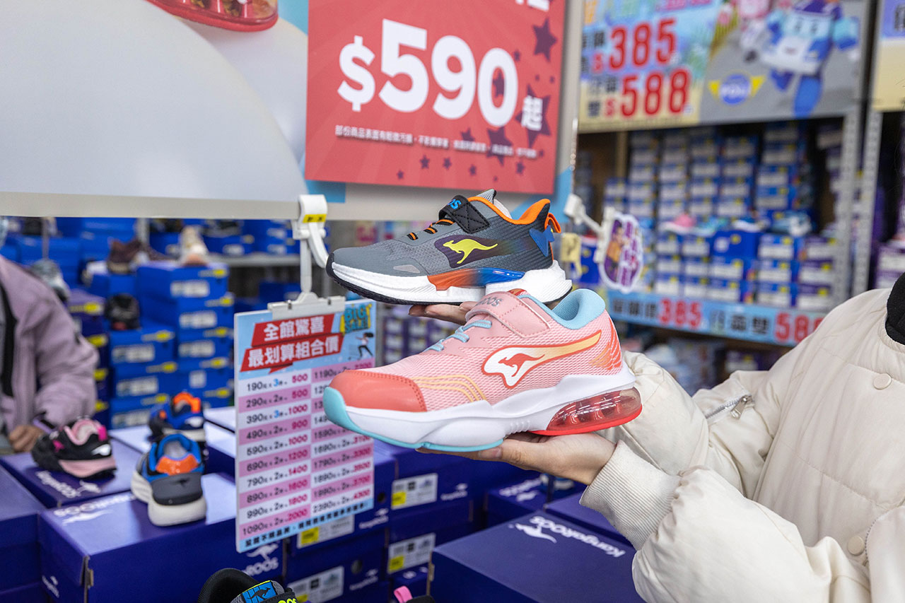 美力運動世界 台中中清特賣會開倉!童鞋、休閒鞋、戶外運動鞋早鳥全館下殺1折起,還有早鳥活動特賣金額再打8折,最新大雅鞋子特賣會報到! 78 美力運動世界 台中中清特賣會開倉!童鞋、休閒鞋、戶外運動鞋早鳥全館下殺1折起,還有早鳥活動特賣金額再打8折,最新大雅鞋子特賣會報到! 77