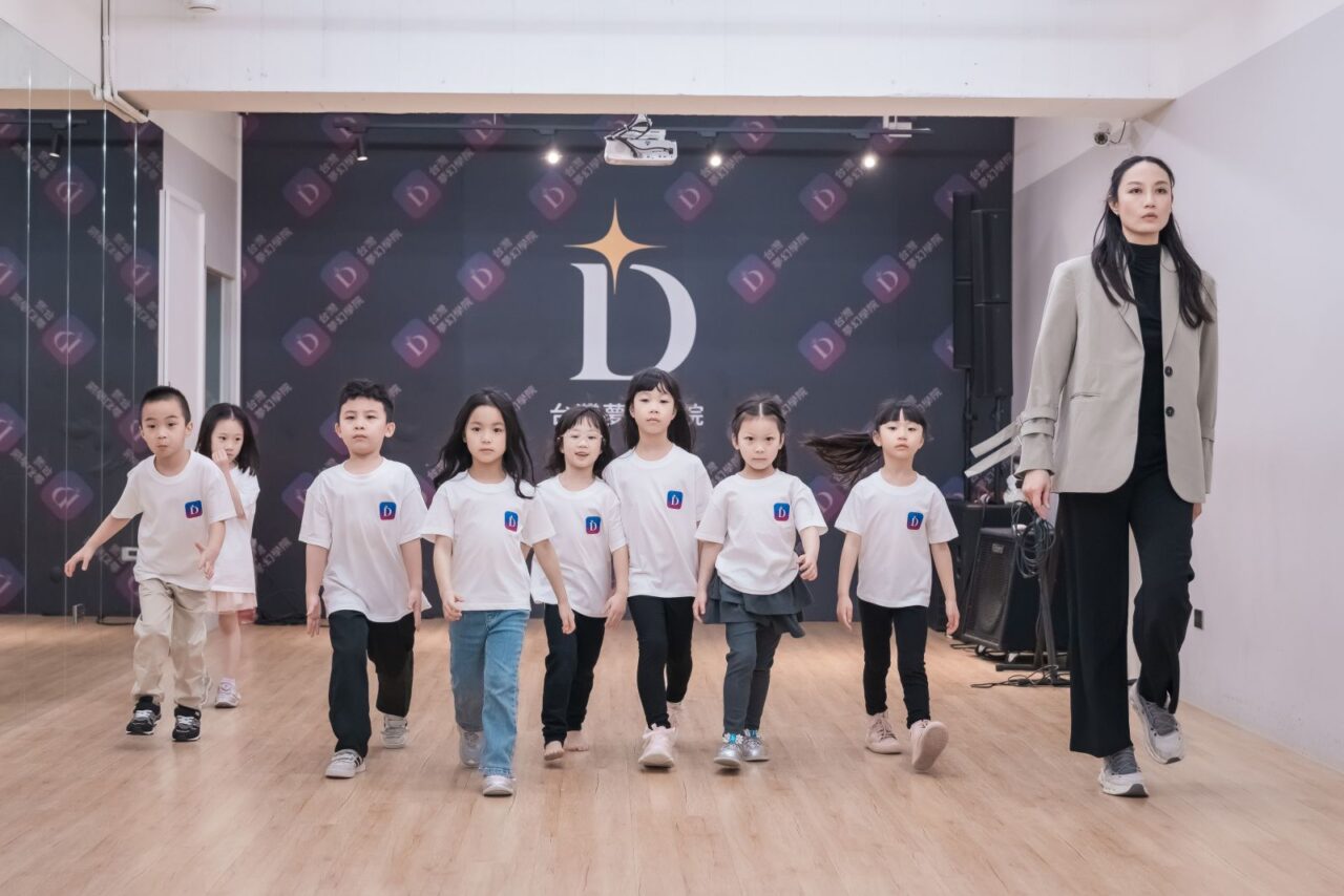 【2026兒童才藝推薦】凱渥 Kids Catwalk 兒童模特學期班：從儀態到自信，給孩子受用一輩子的優雅氣場！(含讀者優惠) 4