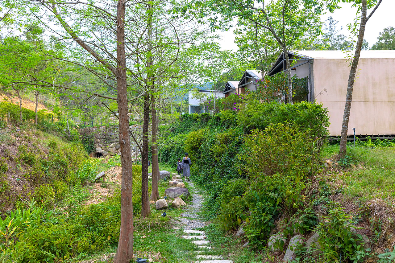 葉子祕境 森林villa住宿 4.9分超高評價,戲水泳池、高爾夫、桌遊,自然共舞南投五星級民宿,2026南投住宿推薦 1528 葉子祕境 森林villa住宿 4.9分超高評價,戲水泳池、高爾夫、桌遊,自然共舞南投五星級民宿,2026南投住宿推薦 1527