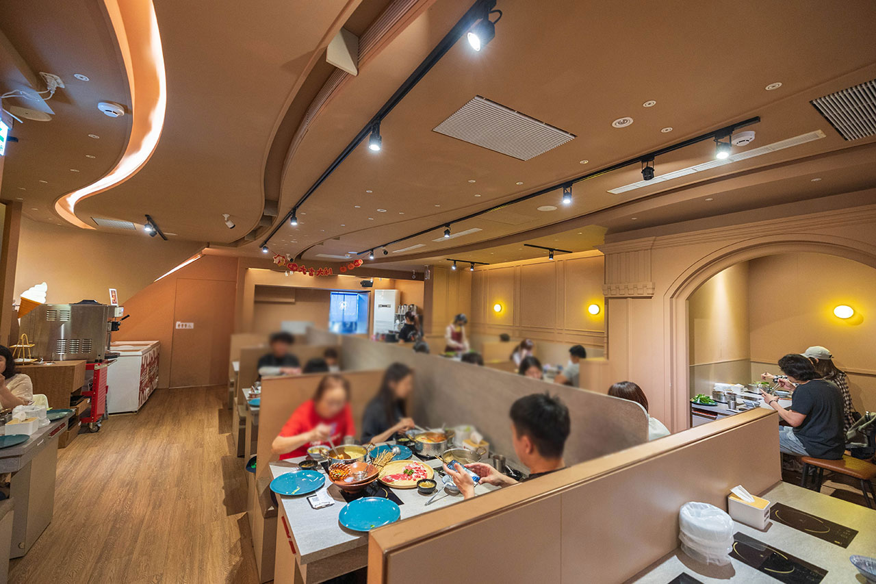 月團圓雞湯鍋 美術園道店|最新台中吃到飽火鍋40樣以上自助吧,超香皮蛋香菜火鍋一人就能獨享吃到飽,2026台中西區美食推薦 860 月團圓雞湯鍋 美術園道店|最新台中吃到飽火鍋40樣以上自助吧,超香皮蛋香菜火鍋一人就能獨享吃到飽,2026台中西區美食推薦 859