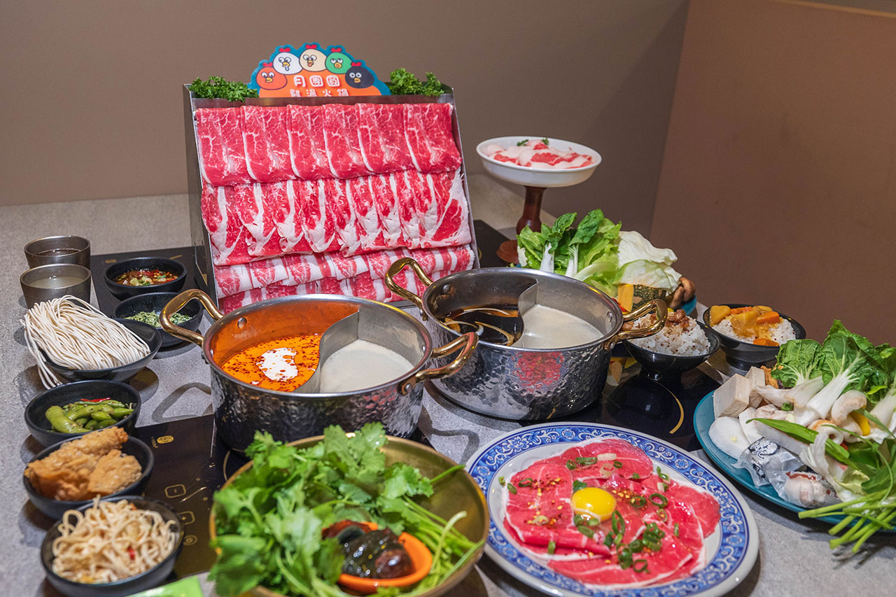 月團圓雞湯鍋 美術園道店|最新台中吃到飽火鍋40樣以上自助吧,388起一人能獨享超香皮蛋香菜火鍋,精燉濃郁雞湯湯底,2026台中西區美食推薦a 月團圓雞湯鍋 美術園道店|最新台中吃到飽火鍋40樣以上自助吧,388起一人能獨享超香皮蛋香菜火鍋,精燉濃郁雞湯湯底,2026台中西區美食推薦a