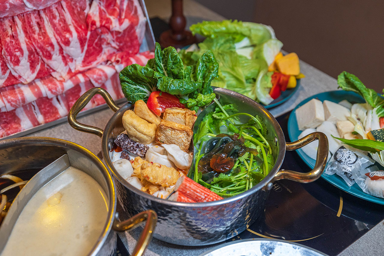 月團圓雞湯鍋 美術園道店|最新台中吃到飽火鍋40樣以上自助吧,超香皮蛋香菜火鍋一人就能獨享吃到飽,2026台中西區美食推薦 900 月團圓雞湯鍋 美術園道店|最新台中吃到飽火鍋40樣以上自助吧,超香皮蛋香菜火鍋一人就能獨享吃到飽,2026台中西區美食推薦 899
