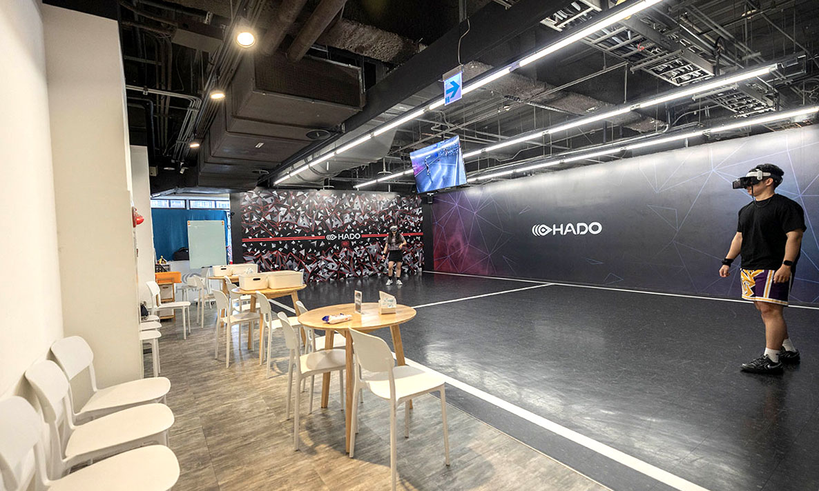 【2026台中景點】鬪次元科技運動：HADO AR電子躲避球挑戰最強台中室內聚會團建運動！好鬪格子超好玩反應力+智力的雙重考驗，台中西區景點推薦 9