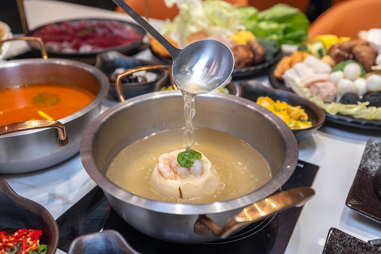 桔日鍋物 彰化員林4.9 分神級吃到飽火鍋！爆量肉片海陸饗宴60樣小菜自助吧隨你吃，超特色湯底滑嫩蒸蛋鍋，2026員林美食推薦 51