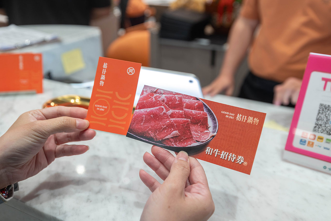 桔日鍋物 彰化員林4.9 分神級吃到飽火鍋！爆量肉片海陸饗宴60樣小菜自助吧隨你吃，超特色湯底滑嫩蒸蛋鍋，2026員林美食推薦 7
