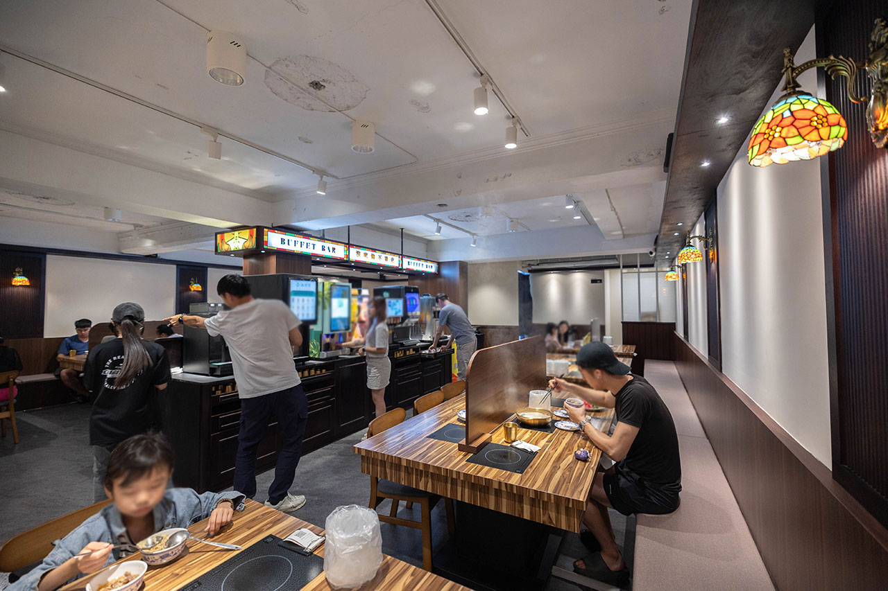 真涮吃到飽火鍋 竹南店，必吃苗栗美食吃到飽！399起牛豬雞羊8種肉品無限吃到飽，還有多種蔬食吧飲料等你吃，2026苗栗竹南美食推薦 5