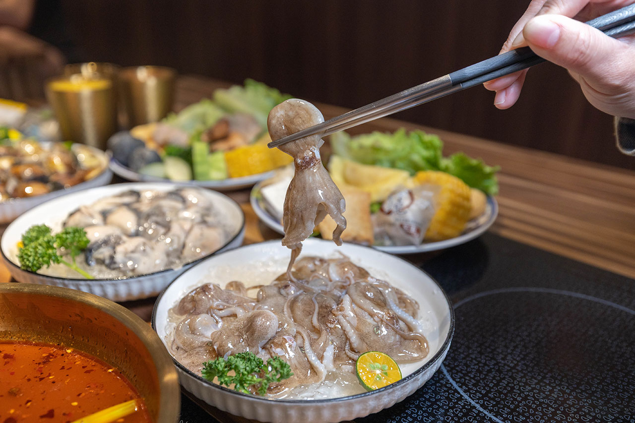 真涮吃到飽火鍋 竹南店，必吃苗栗美食吃到飽！399起牛豬雞羊8種肉品無限吃到飽，還有多種蔬食吧飲料等你吃，2026苗栗竹南美食推薦 41