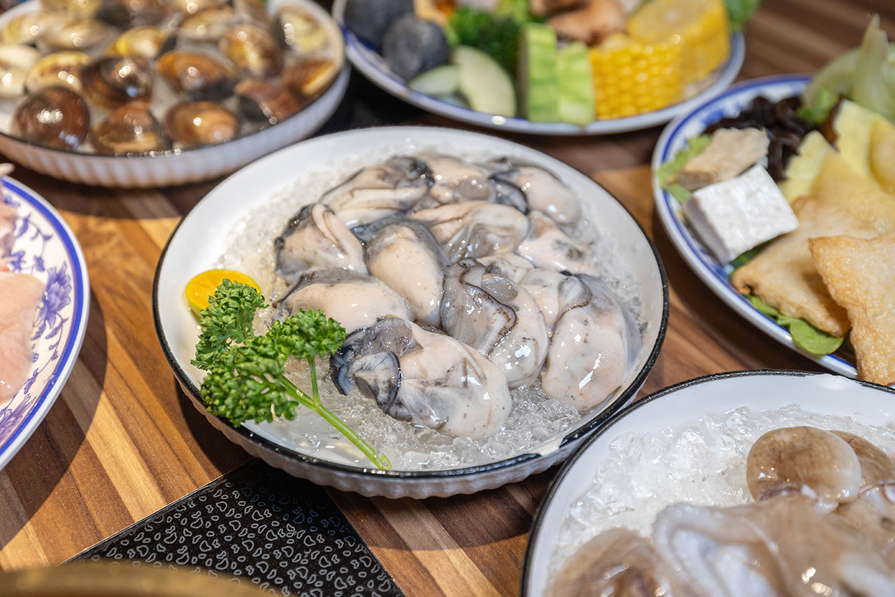 真涮吃到飽火鍋 竹南店，必吃苗栗美食吃到飽！399起牛豬雞羊8種肉品無限吃到飽，還有多種蔬食吧飲料等你吃，2026苗栗竹南美食推薦 45
