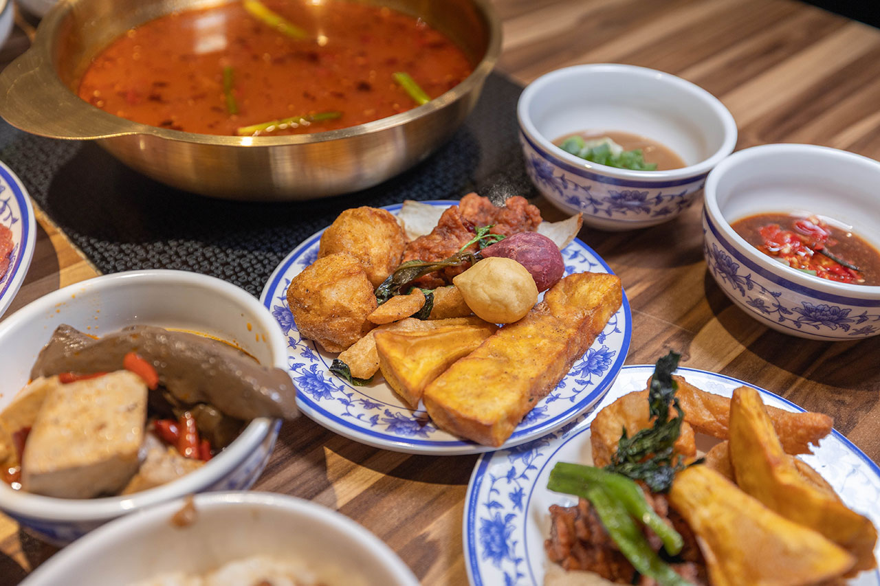 真涮吃到飽火鍋 竹南店，必吃苗栗美食吃到飽！399起牛豬雞羊8種肉品無限吃到飽，還有多種蔬食吧飲料等你吃，2026苗栗竹南美食推薦 21