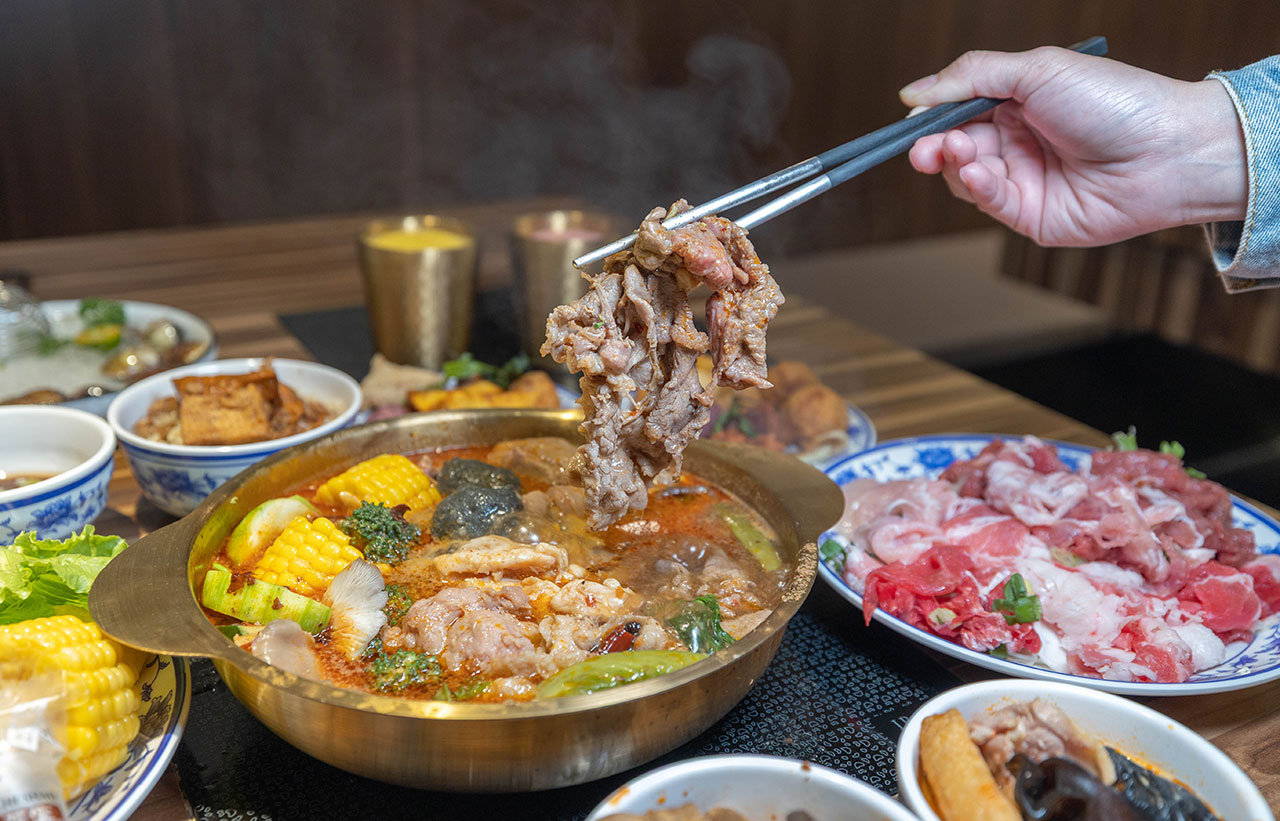 真涮吃到飽火鍋 竹南店，必吃苗栗美食吃到飽！399起牛豬雞羊8種肉品無限吃到飽，還有多種蔬食吧飲料等你吃，2026苗栗竹南美食推薦 57