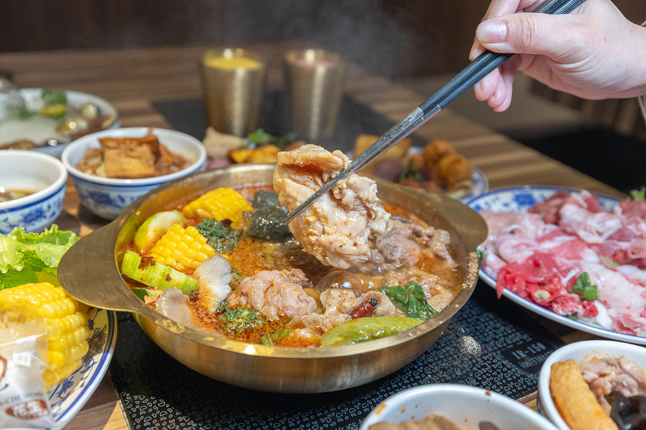 真涮吃到飽火鍋 竹南店，必吃苗栗美食吃到飽！399起牛豬雞羊8種肉品無限吃到飽，還有多種蔬食吧飲料等你吃，2026苗栗竹南美食推薦 59