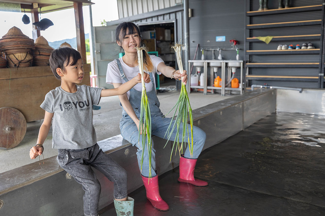 初咪體驗農場 宜蘭自由行必訪景點!超美自然田園風光,親子放電超美蔥田,下田拔蔥DIY三星鄉蔥油餅、泥鰍池,2026宜蘭親子農場 195 初咪體驗農場 宜蘭自由行必訪景點!超美自然田園風光,親子放電超美蔥田,下田拔蔥DIY三星鄉蔥油餅、泥鰍池,2026宜蘭親子農場 194