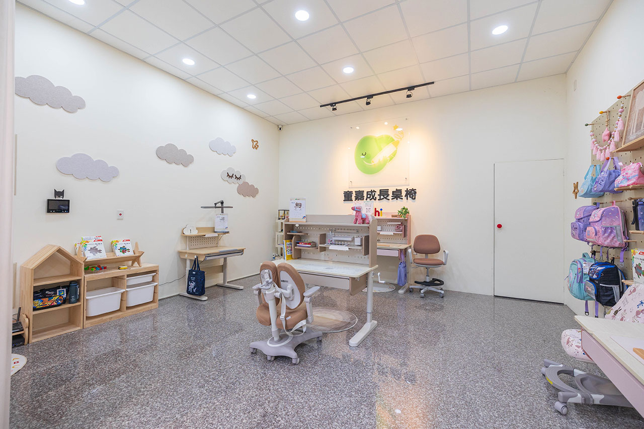 兒童家具推薦 》童嘉成長桌椅讓孩子愛上學習!全職媽咪實地開箱:親手摸到極致作工細節與頂規包覆材質,打造自主專注的舒適空間! 254 兒童家具推薦 》童嘉成長桌椅讓孩子愛上學習!全職媽咪實地開箱:親手摸到極致作工細節與頂規包覆材質,打造自主專注的舒適空間! 253