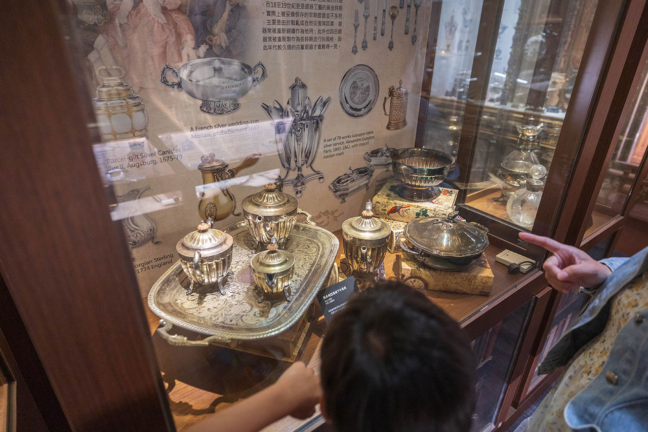 瀚熙軒茶餐廳|新天地美食與西洋博物館藝境時光之旅:2026台中東區美食推薦!結合千件歐洲古董與創意港式飲茶的台中隱藏版聚餐首選 216 瀚熙軒茶餐廳|新天地美食與西洋博物館藝境時光之旅:2026台中東區美食推薦!結合千件歐洲古董與創意港式飲茶的台中隱藏版聚餐首選 215