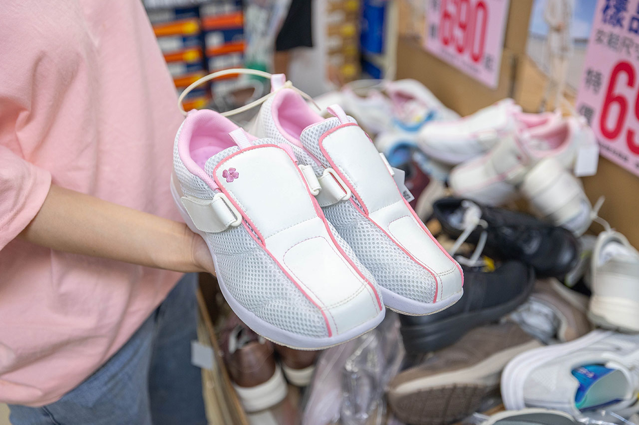 2026鞋子夏季特賣會來拉！美力運動世界大台北特賣會全館1折起！童鞋、運動鞋、戶外登山鞋、工作鞋全都超便宜，只有13天，早鳥活動前六日再打8折，買到賺到！ 27