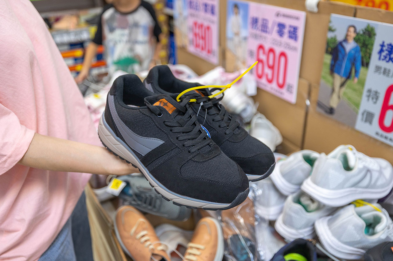 2026鞋子夏季特賣會來拉！美力運動世界大台北特賣會全館1折起！童鞋、運動鞋、戶外登山鞋、工作鞋全都超便宜，只有13天，早鳥活動前六日再打8折，買到賺到！ 31