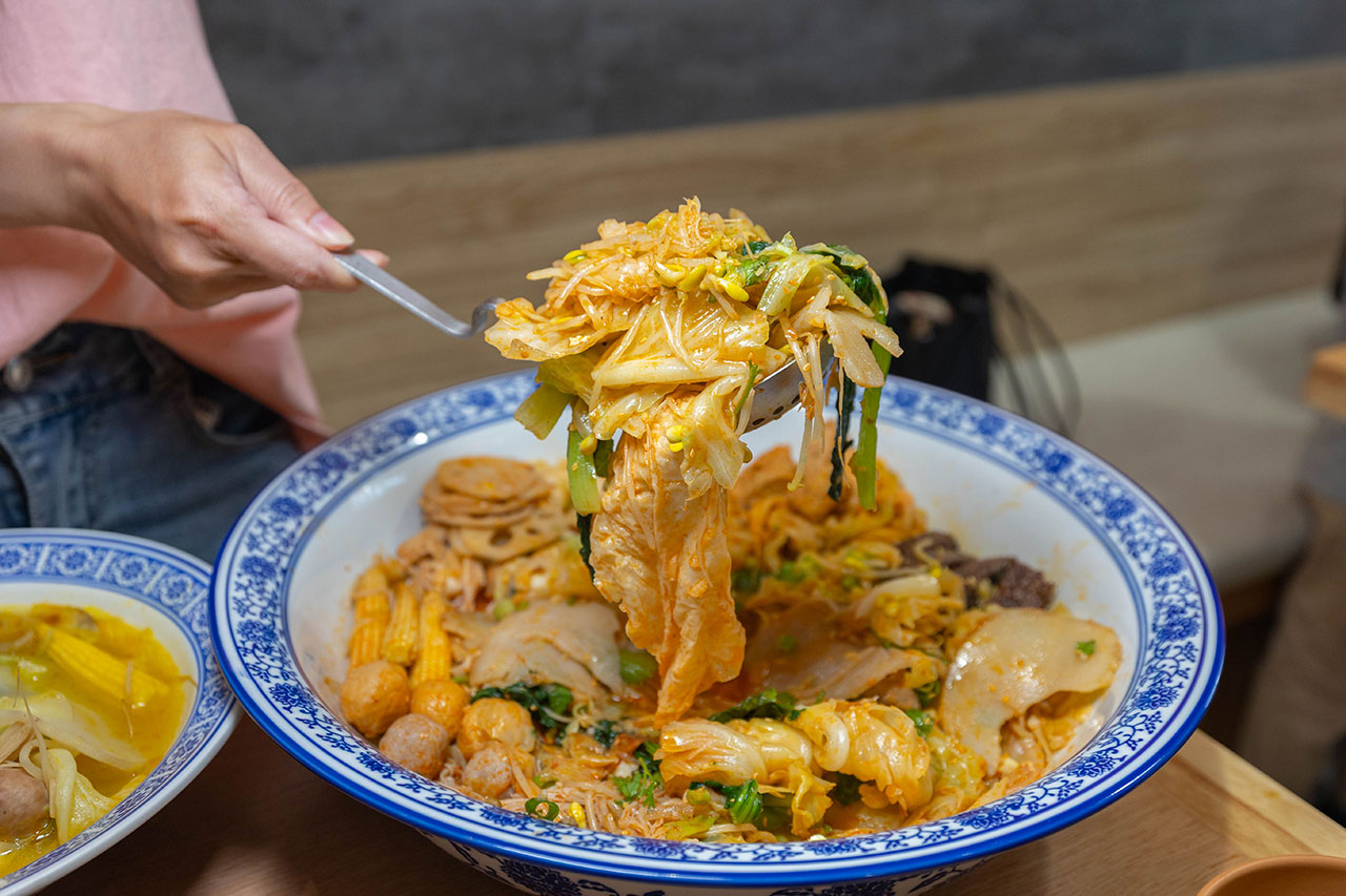冒香香 勤美店|最新台中勤美川味美食報到,比臉大四川麻辣冒菜鍋 ! 超濃郁香辣湯頭,爆量食材讓你一吃上癮! 2026台中西區美食推薦 14 冒香香 勤美店|最新台中勤美川味美食報到,比臉大四川麻辣冒菜鍋 ! 超濃郁香辣湯頭,爆量食材讓你一吃上癮! 2026台中西區美食推薦 13