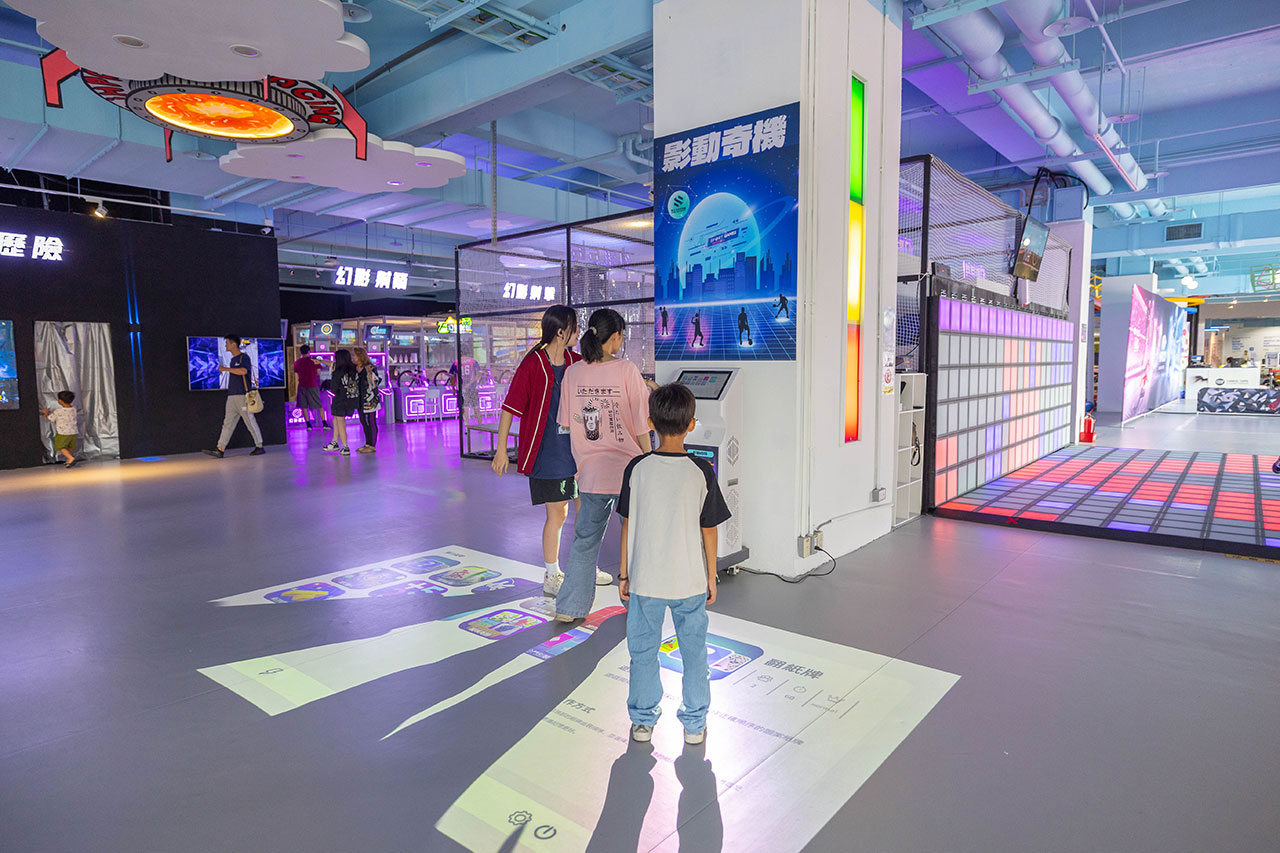幻影行動｜台中麗寶樂園最新室內遊樂區 ！裸眼10D幻影歷險劇場、鬼屋探險、弓箭射擊，超好玩11項遊戲，讓孩子放電一整天的2026台中后里景點推薦！ 253