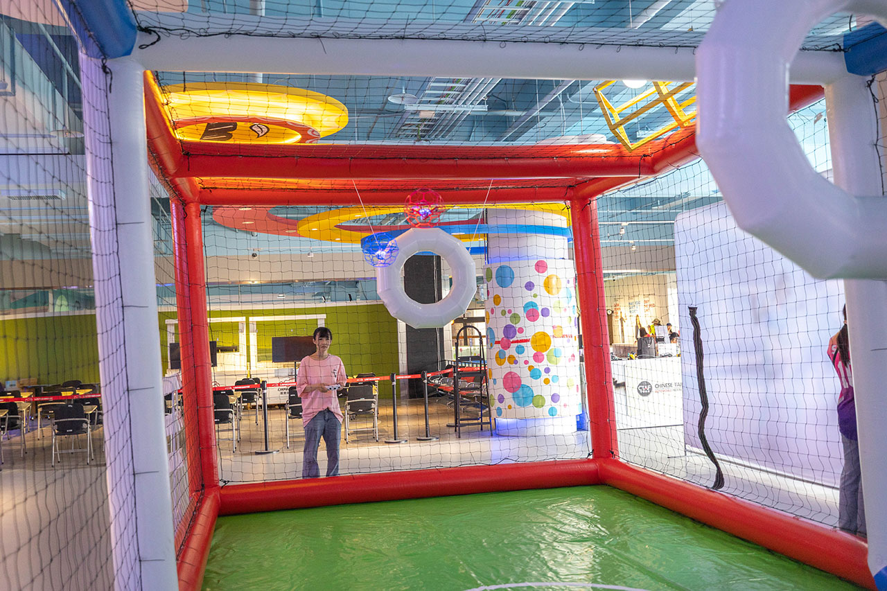 幻影行動｜台中麗寶樂園最新室內遊樂區 ！裸眼10D幻影歷險劇場、鬼屋探險、弓箭射擊，超好玩11項遊戲，讓孩子放電一整天的2026台中后里景點推薦！ 263
