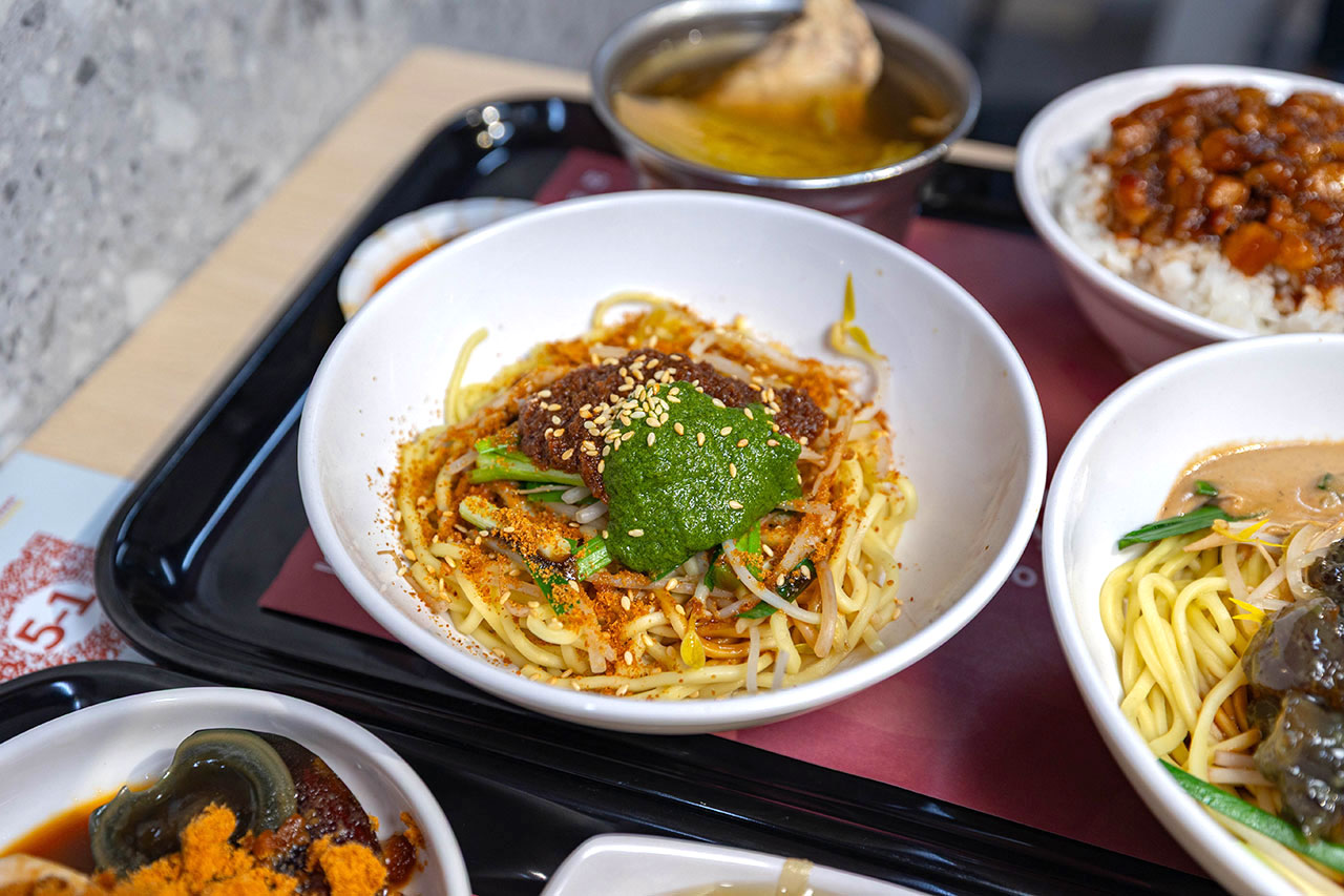 好肉燥｜最新台中黎明路美食報到！超濃厚黑金肉燥飯，特製青醬拌麵、皮蛋拌麵，2026台中南屯小吃推薦！ 17
