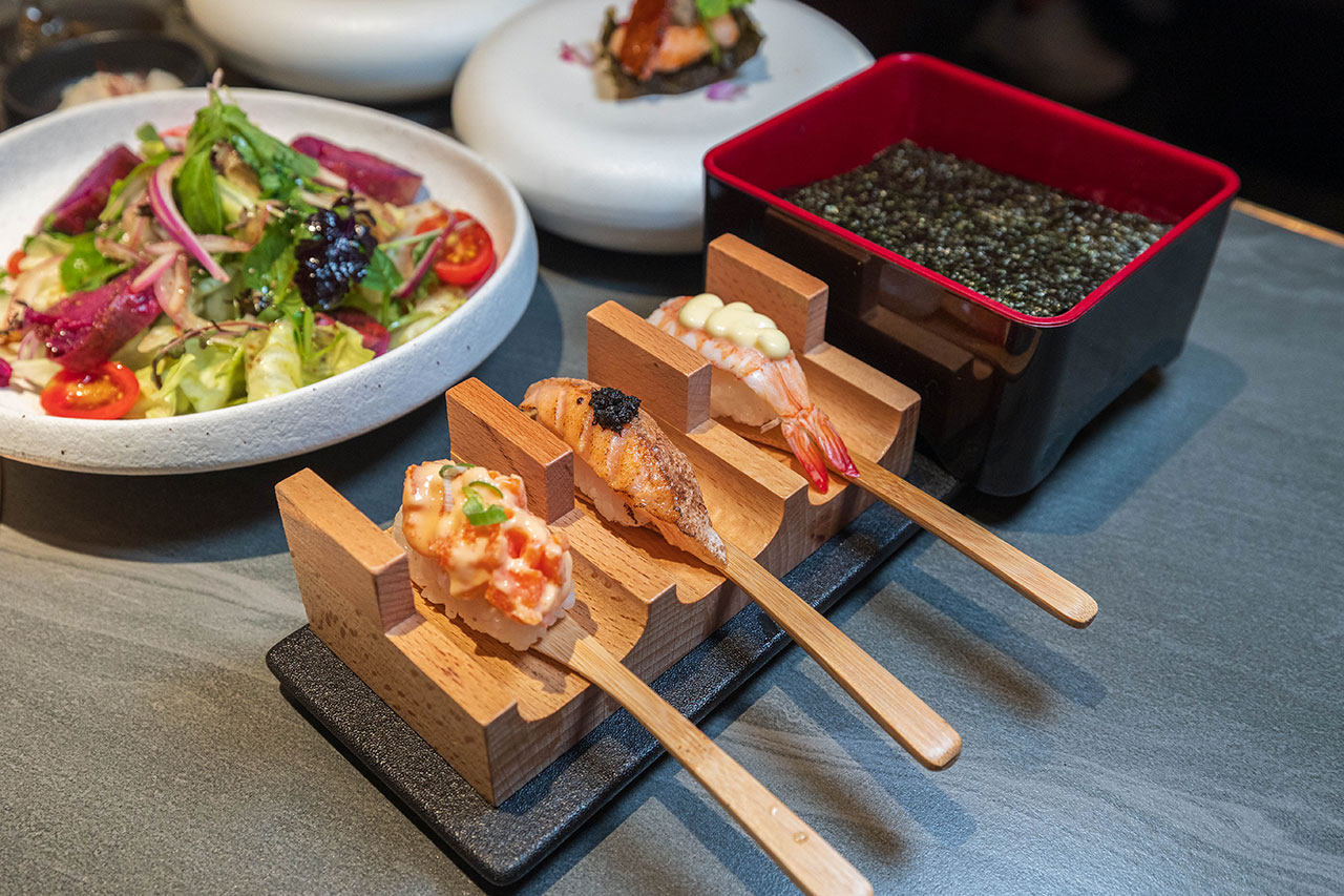 札卡燒肉南屯店｜被燒肉耽誤的高級日本料理？壽司之神御用海苔×桌邊代烤和牛，焦糖烏魚子蟹膏、啢男聯名甜點，台中南屯聚餐約會新天花板！ 15