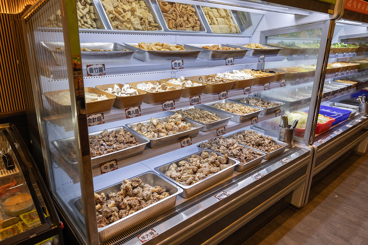 牛羊爭霸 八德店｜肉控必訪超狂桃園吃到飽火鍋，將近100樣食材牛豬羊海鮮一次吃個夠！ 還有甜點冰品自助吧，桃園八德羊肉爐推薦！ 7