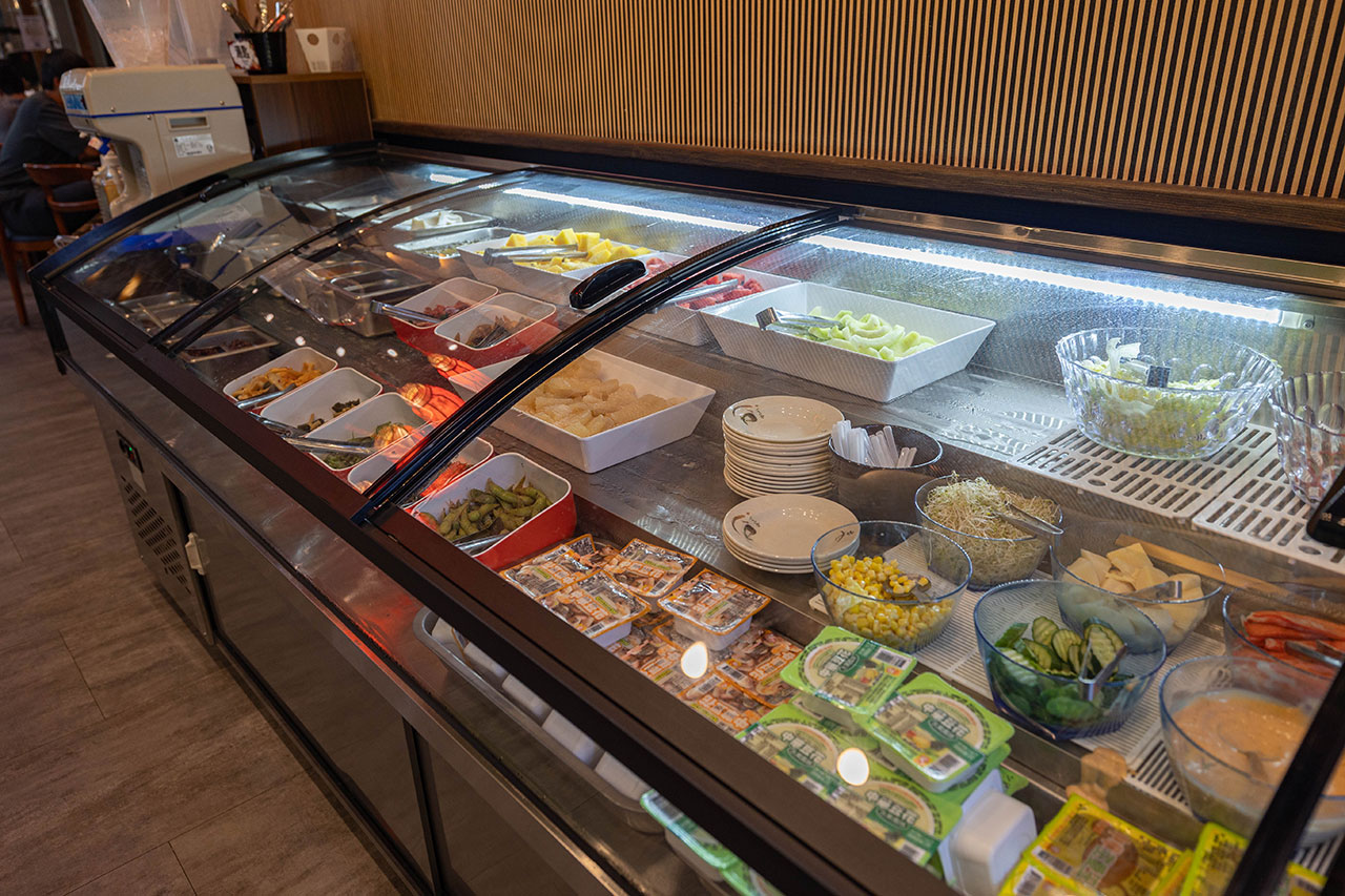 牛羊爭霸 八德店｜肉控必訪超狂桃園吃到飽火鍋，將近100樣食材牛豬羊海鮮一次吃個夠！ 還有甜點冰品自助吧，桃園八德羊肉爐推薦！ 39