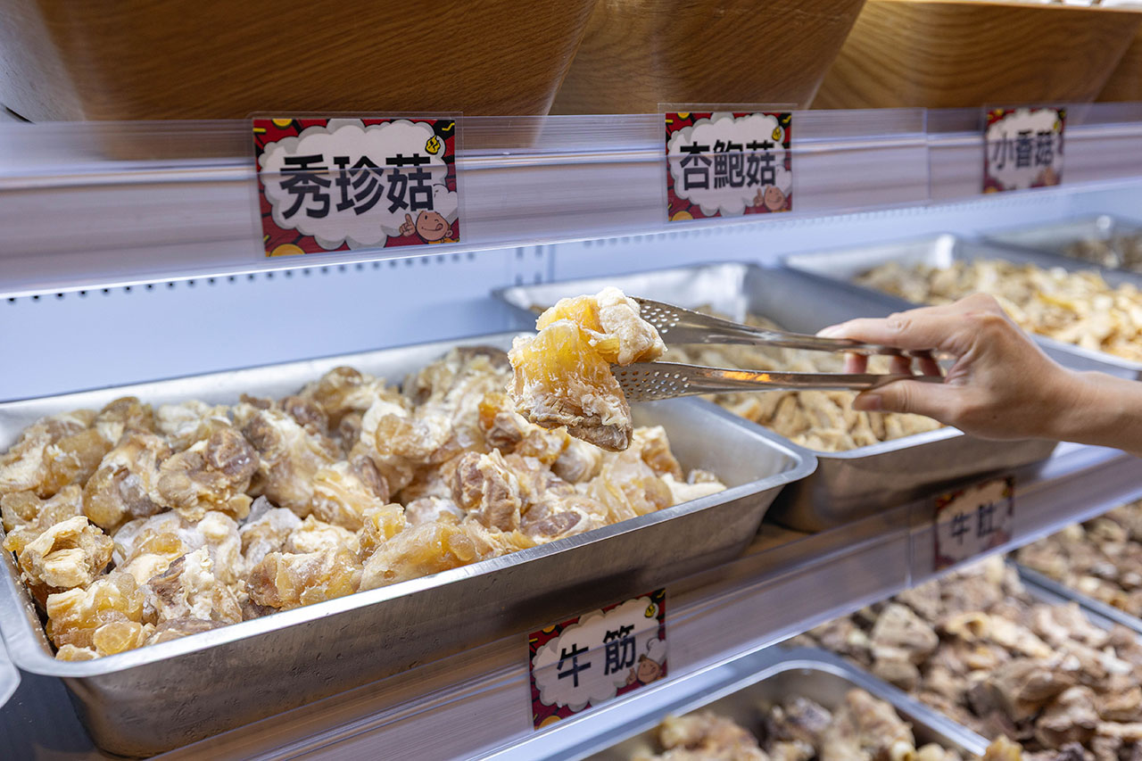 牛羊爭霸 八德店｜肉控必訪超狂桃園吃到飽火鍋，將近100樣食材牛豬羊海鮮一次吃個夠！ 還有甜點冰品自助吧，桃園八德羊肉爐推薦！ 17