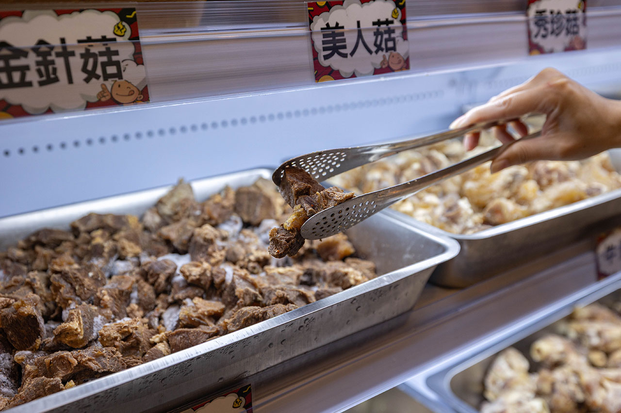 牛羊爭霸 八德店｜肉控必訪超狂桃園吃到飽火鍋，將近100樣食材牛豬羊海鮮一次吃個夠！ 還有甜點冰品自助吧，桃園八德羊肉爐推薦！ 19