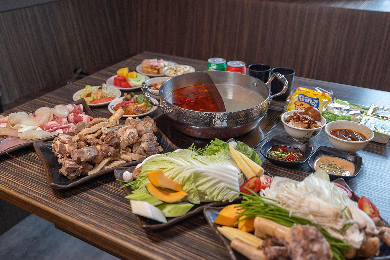 牛羊爭霸 八德店｜肉控必訪超狂桃園吃到飽火鍋，將近100樣食材牛豬羊海鮮一次吃個夠！ 還有甜點冰品自助吧，桃園八德羊肉爐推薦！ 83