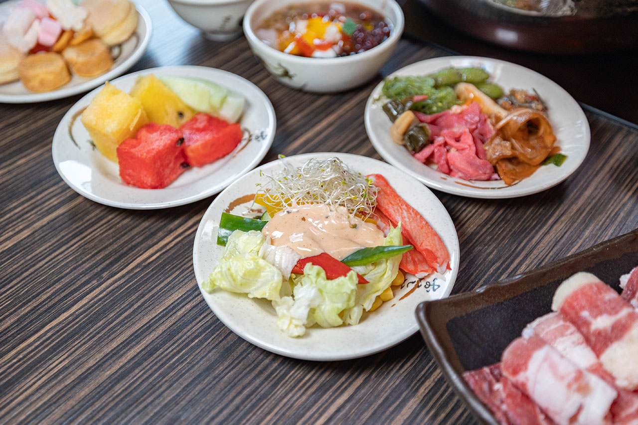 牛羊爭霸 八德店｜肉控必訪超狂桃園吃到飽火鍋，將近100樣食材牛豬羊海鮮一次吃個夠！ 還有甜點冰品自助吧，桃園八德羊肉爐推薦！ 47