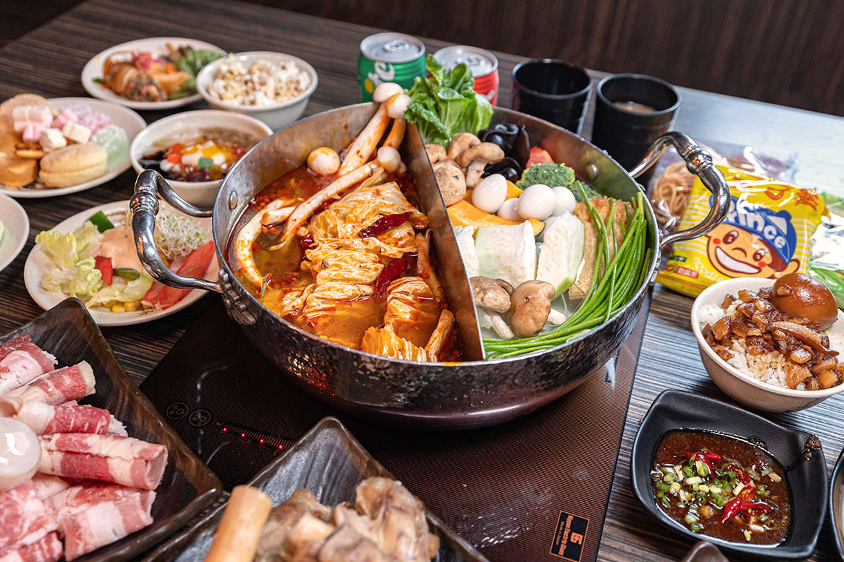 牛羊爭霸 八德店｜肉控必訪超狂桃園吃到飽火鍋，將近100樣食材牛豬羊海鮮一次吃個夠！ 還有甜點冰品自助吧，桃園八德羊肉爐推薦！ 85