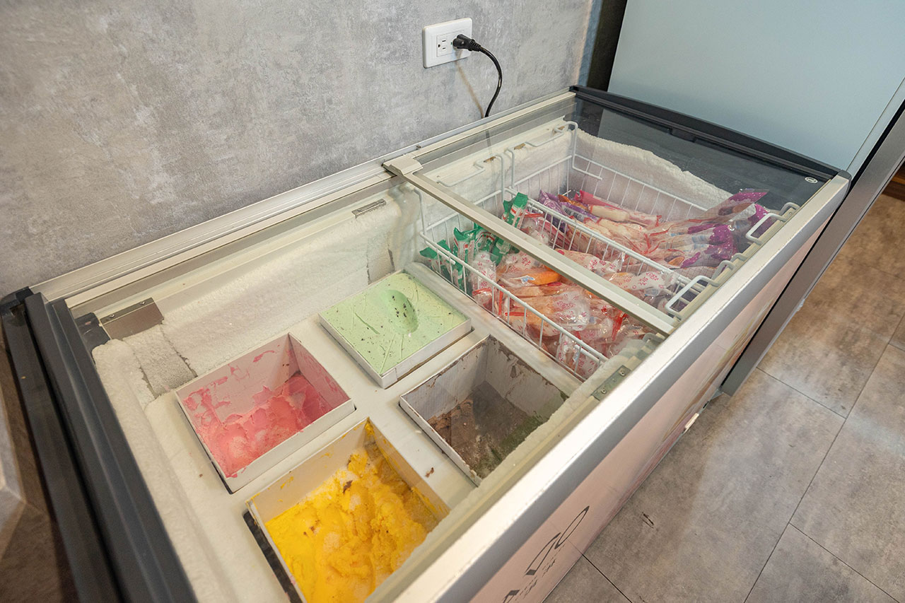 牛羊爭霸 八德店｜肉控必訪超狂桃園吃到飽火鍋，將近100樣食材牛豬羊海鮮一次吃個夠！ 還有甜點冰品自助吧，桃園八德羊肉爐推薦！ 109