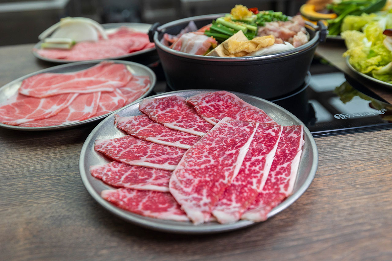 【台中北區美食】「駒澤屋壽喜燒」正宗關西風壽喜燒,台中科博館健行路無限蔬食吃到飽,宮崎A5和牛、博多牛腸鍋夜貓族必吃台中美食! 22 【台中北區美食】「駒澤屋壽喜燒」正宗關西風壽喜燒,台中科博館健行路無限蔬食吃到飽,宮崎A5和牛、博多牛腸鍋夜貓族必吃台中美食! 21