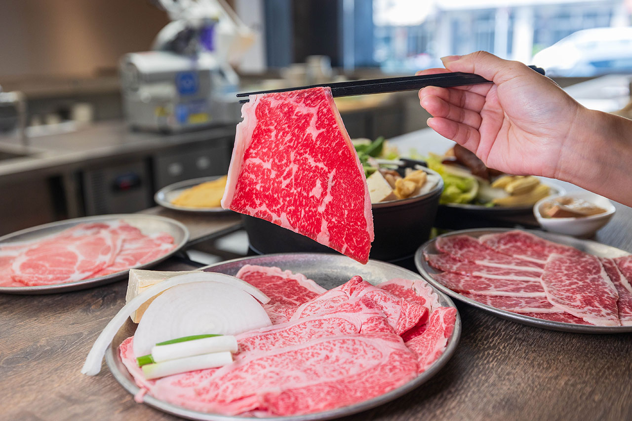 【台中北區美食】「駒澤屋壽喜燒」正宗關西風壽喜燒,台中科博館健行路無限蔬食吃到飽,宮崎A5和牛、博多牛腸鍋夜貓族必吃台中美食! 32 【台中北區美食】「駒澤屋壽喜燒」正宗關西風壽喜燒,台中科博館健行路無限蔬食吃到飽,宮崎A5和牛、博多牛腸鍋夜貓族必吃台中美食! 31