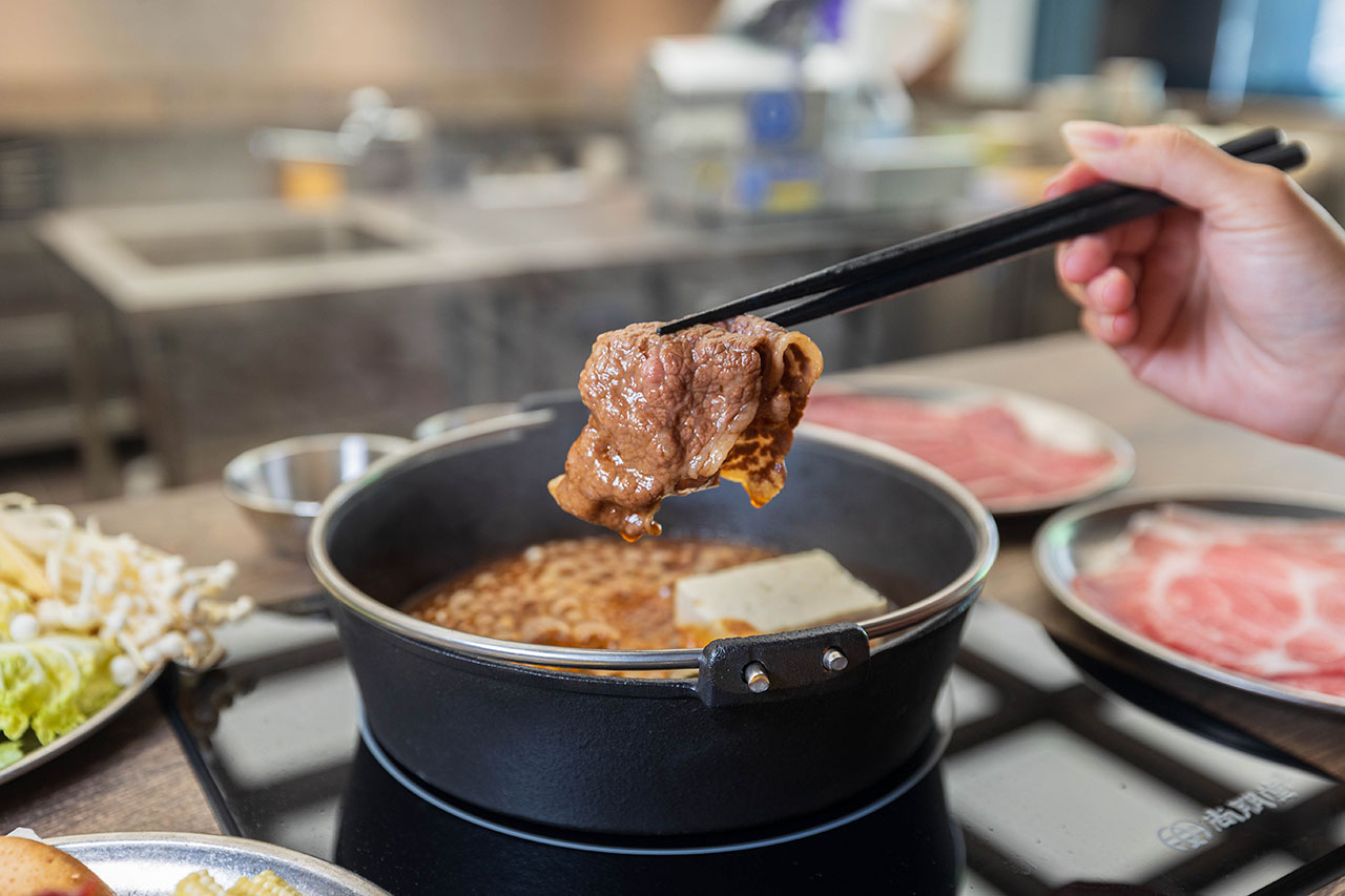 【台中北區美食】「駒澤屋壽喜燒」正宗關西風壽喜燒,台中科博館健行路無限蔬食吃到飽,宮崎A5和牛、博多牛腸鍋夜貓族必吃台中美食! 26 【台中北區美食】「駒澤屋壽喜燒」正宗關西風壽喜燒,台中科博館健行路無限蔬食吃到飽,宮崎A5和牛、博多牛腸鍋夜貓族必吃台中美食! 25