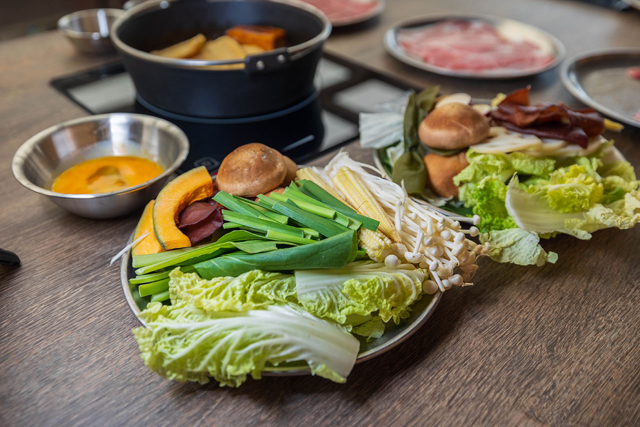【台中北區美食】「駒澤屋壽喜燒」正宗關西風壽喜燒,台中科博館健行路無限蔬食吃到飽,宮崎A5和牛、博多牛腸鍋夜貓族必吃台中美食! 18 【台中北區美食】「駒澤屋壽喜燒」正宗關西風壽喜燒,台中科博館健行路無限蔬食吃到飽,宮崎A5和牛、博多牛腸鍋夜貓族必吃台中美食! 17
